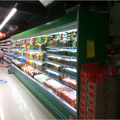 新购买的超市冷柜，在检查安放位置时应该注意什么问题？